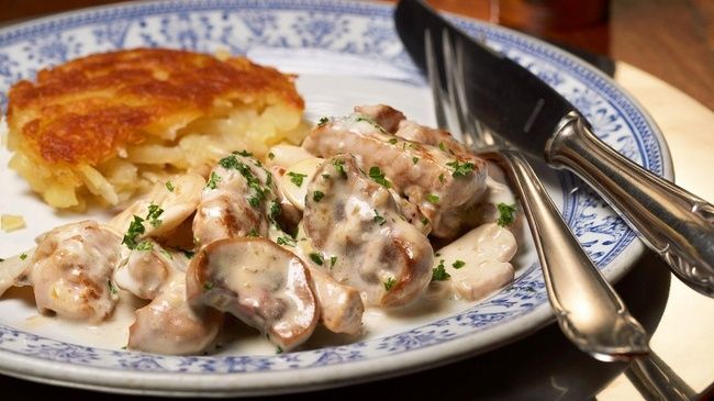 L'émincé à la zurichoise, un plat typique de Suisse