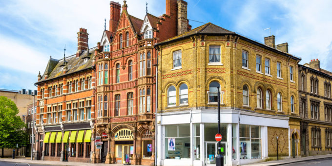 comm514_1200x600_crowds_3