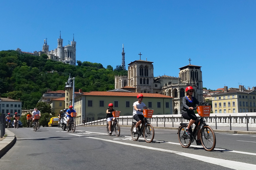 Activites-insolites-Lyon-velo-electrique-visiter
