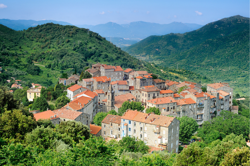 Partir en Corse pas cher pratiquer la randonnée