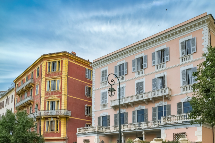 Partir en Corse pas cher explorer les villes de Corse