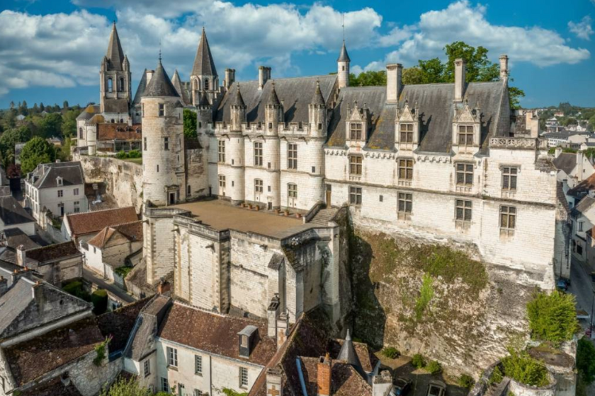 Lieux moins touristiques Loches échange de maisons