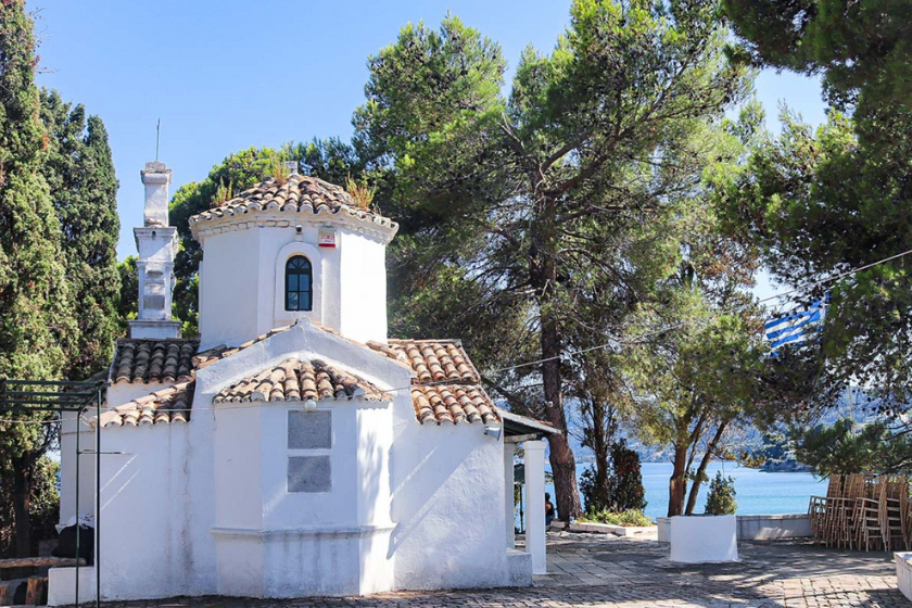 Visiter Corfou l'île de Pontikonissi