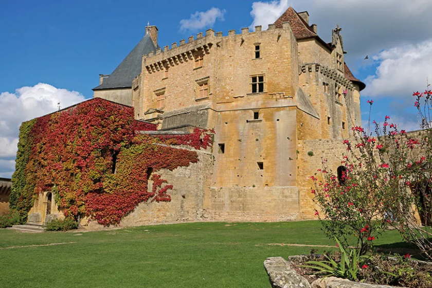 plus beaux châteaux de France Château de Biron