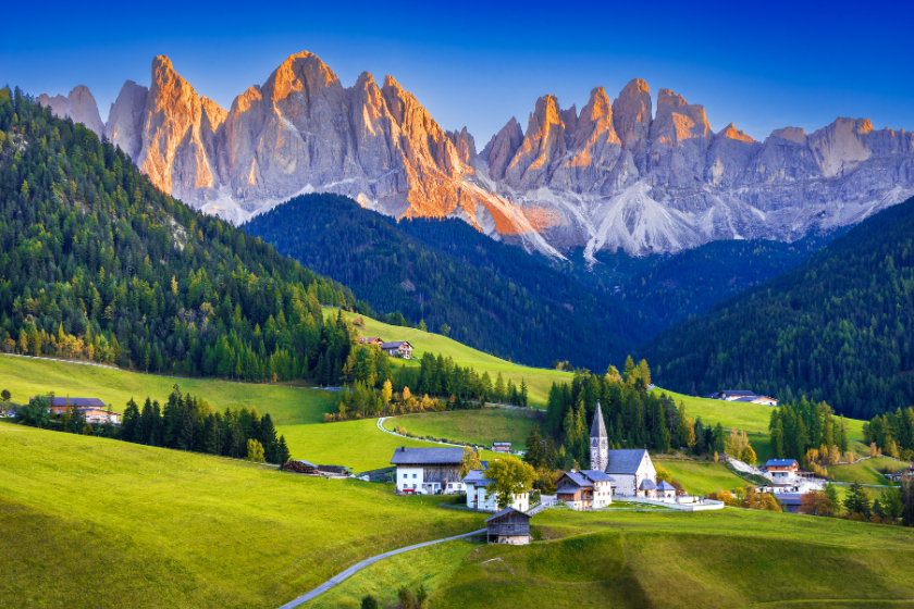 op 10 des plus beaux villages des Dolomites Val di Funes