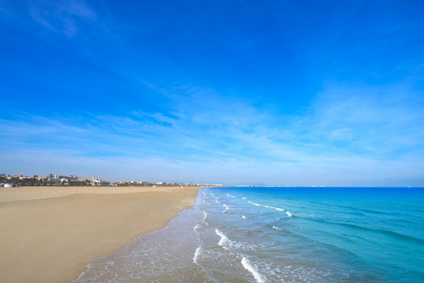 Que faire que visiter à Valence plage de Malvarrosa